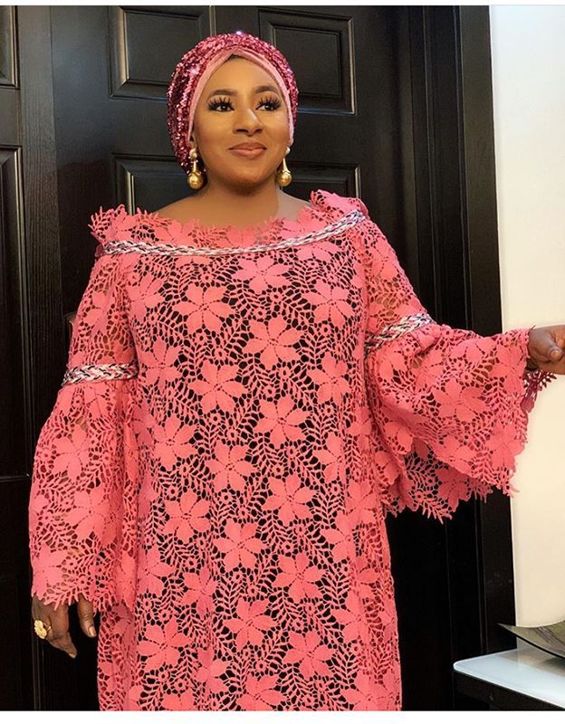 African Lace Loose Plus Size Gown Dress Trumpet Sleeve Fashion Dress with Turban