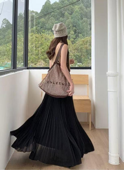 Irregular pleated skirt